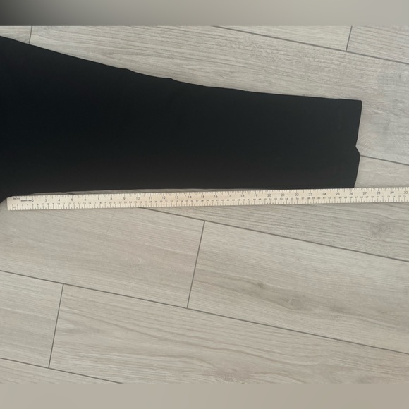 AMANDA & CHELSEA Black Cropped Ankle Pant - 14 - Picture 5 of 6